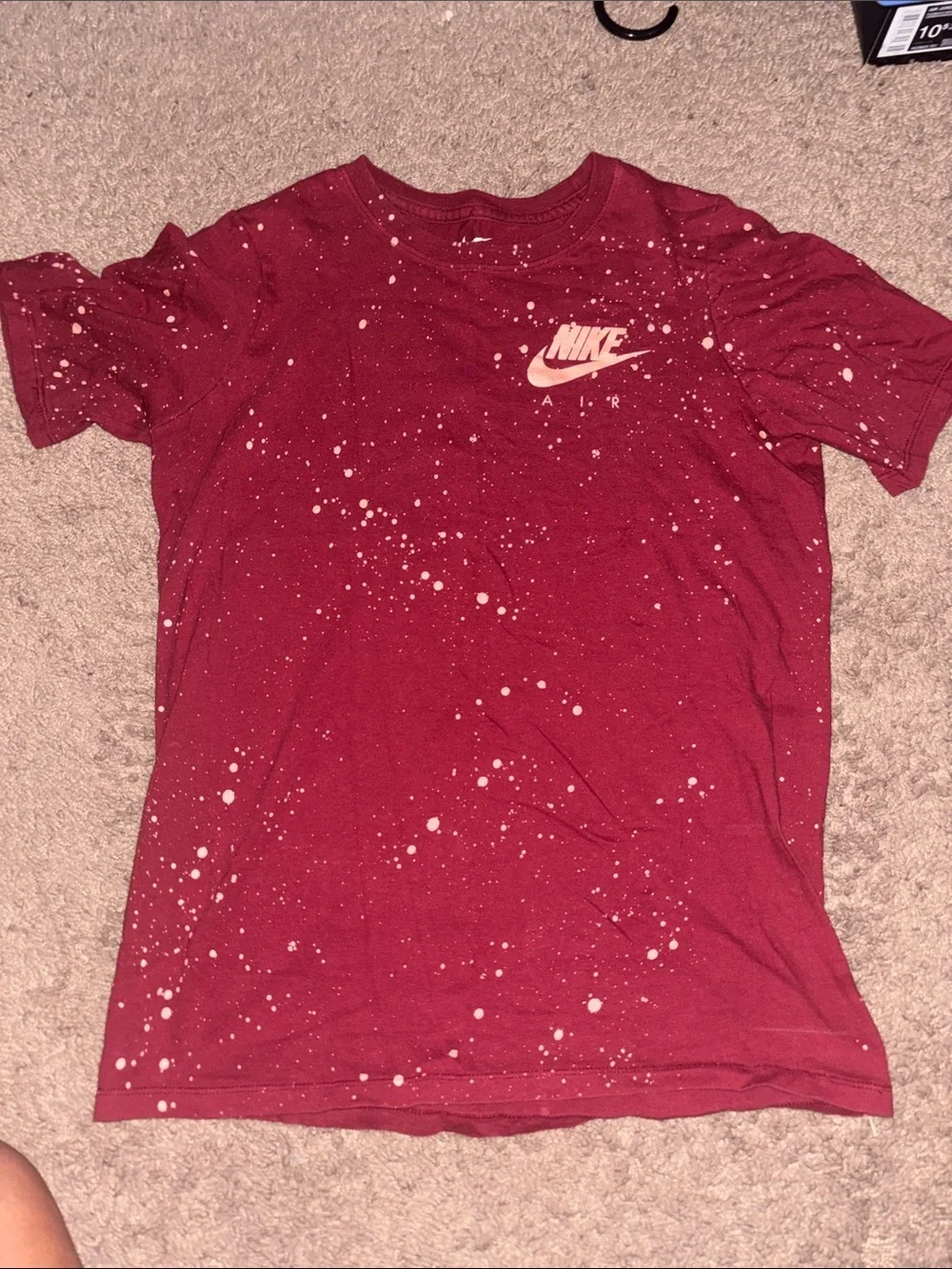 Nike Kid’s Maroon Short-Sleeve Splatter Logo Tee
